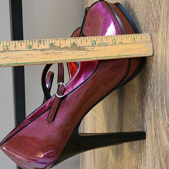 🌈NWOB Pin Up Couture Pleasure Pump in Fushia Patent Glitter/Black - Picture 10 of 12